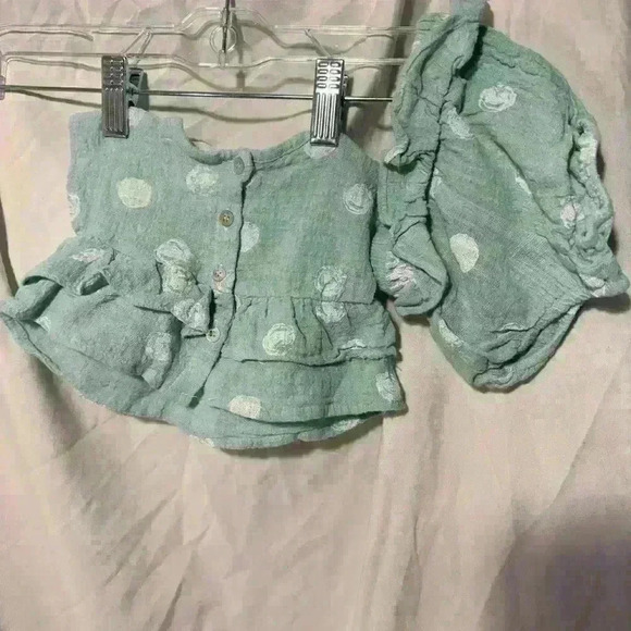 Jessica Simpson - cute outfit includes top and bloomers 0-3 months EUC - Picture 3 of 4